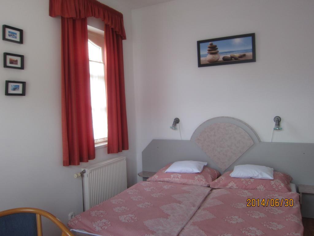 Csigahaz Panzio Hotel Gyula Bilik gambar