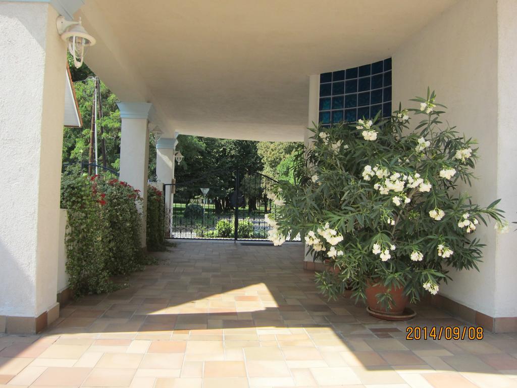 Csigahaz Panzio Hotel Gyula Bilik gambar