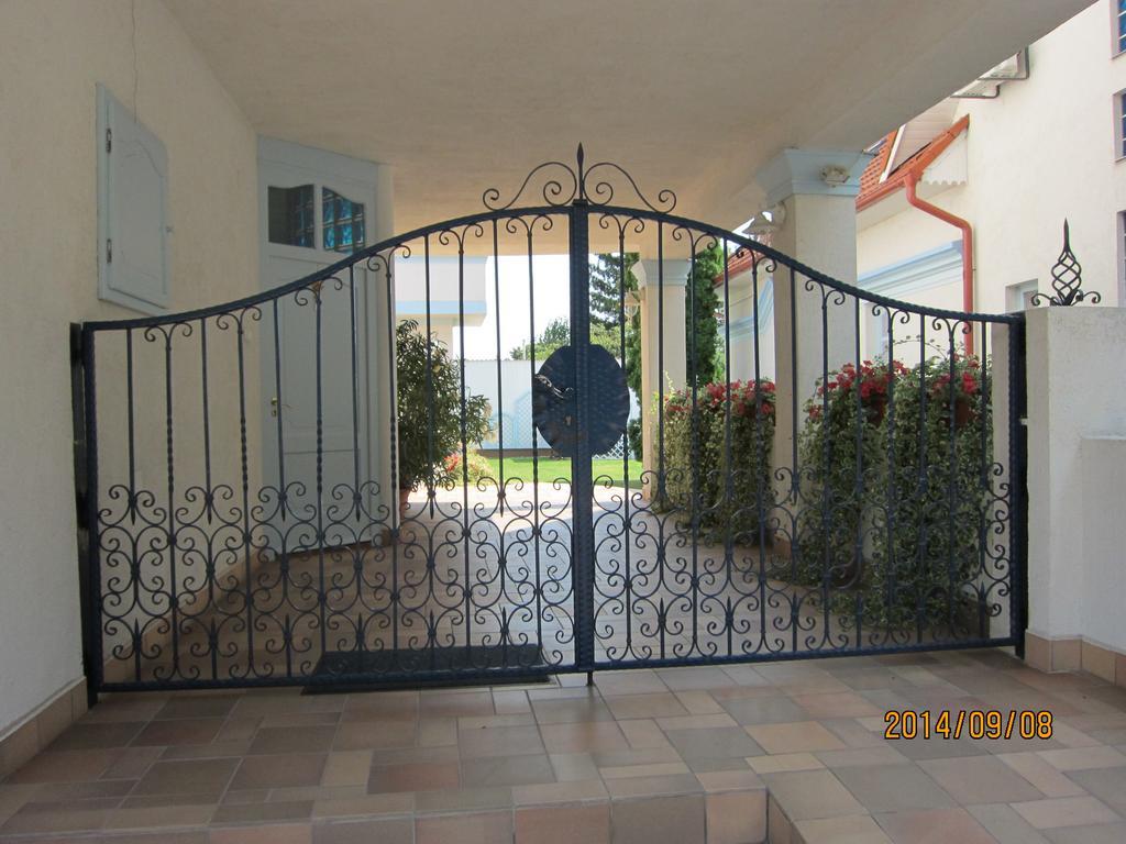 Csigahaz Panzio Hotel Gyula Bilik gambar