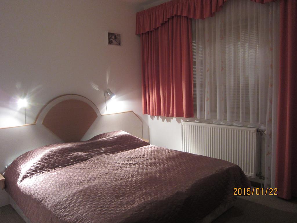 Csigahaz Panzio Hotel Gyula Luaran gambar