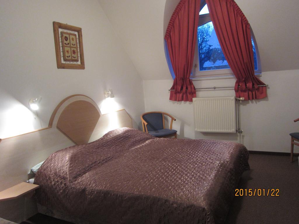 Csigahaz Panzio Hotel Gyula Luaran gambar