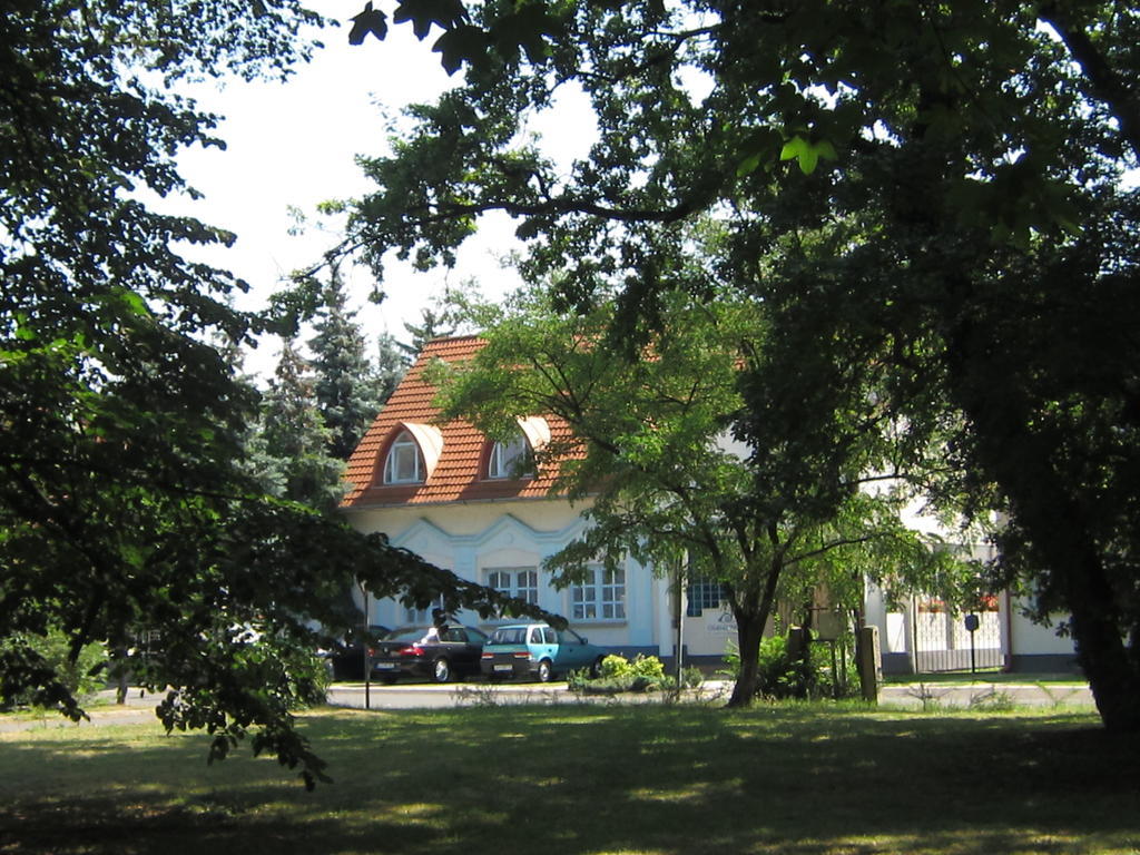 Csigahaz Panzio Hotel Gyula Bilik gambar