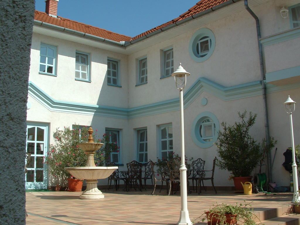 Csigahaz Panzio Hotel Gyula Bilik gambar