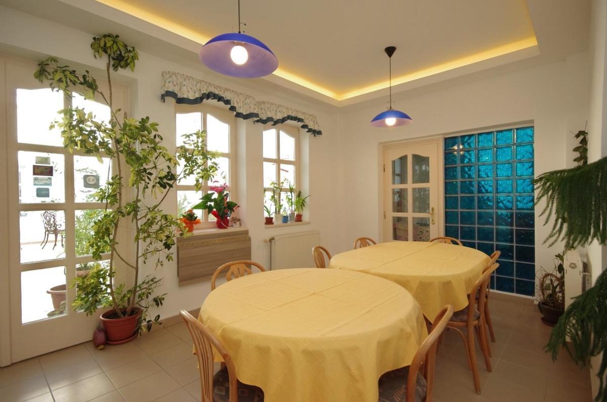 Csigahaz Panzio Hotel Gyula Luaran gambar