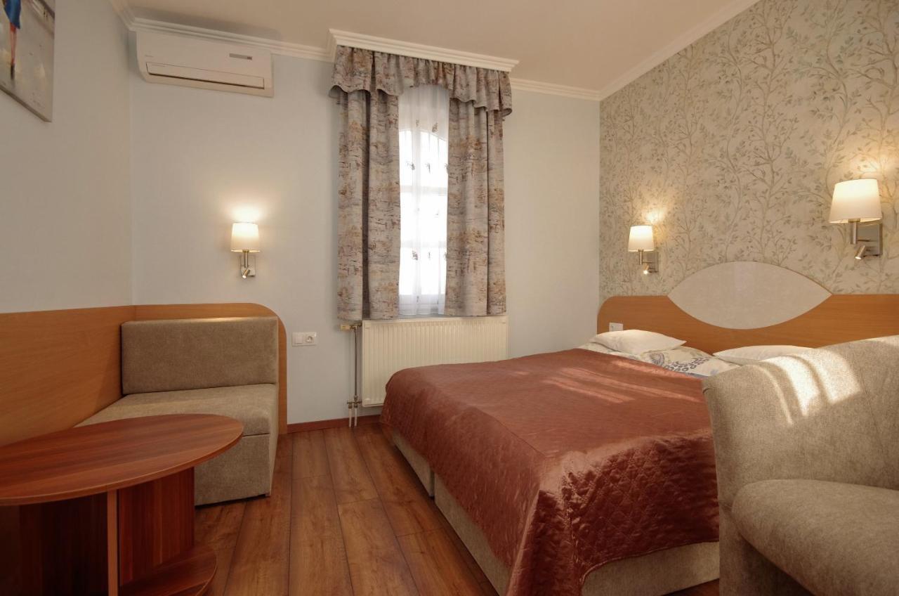 Csigahaz Panzio Hotel Gyula Luaran gambar