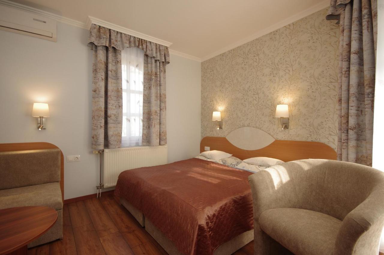 Csigahaz Panzio Hotel Gyula Luaran gambar