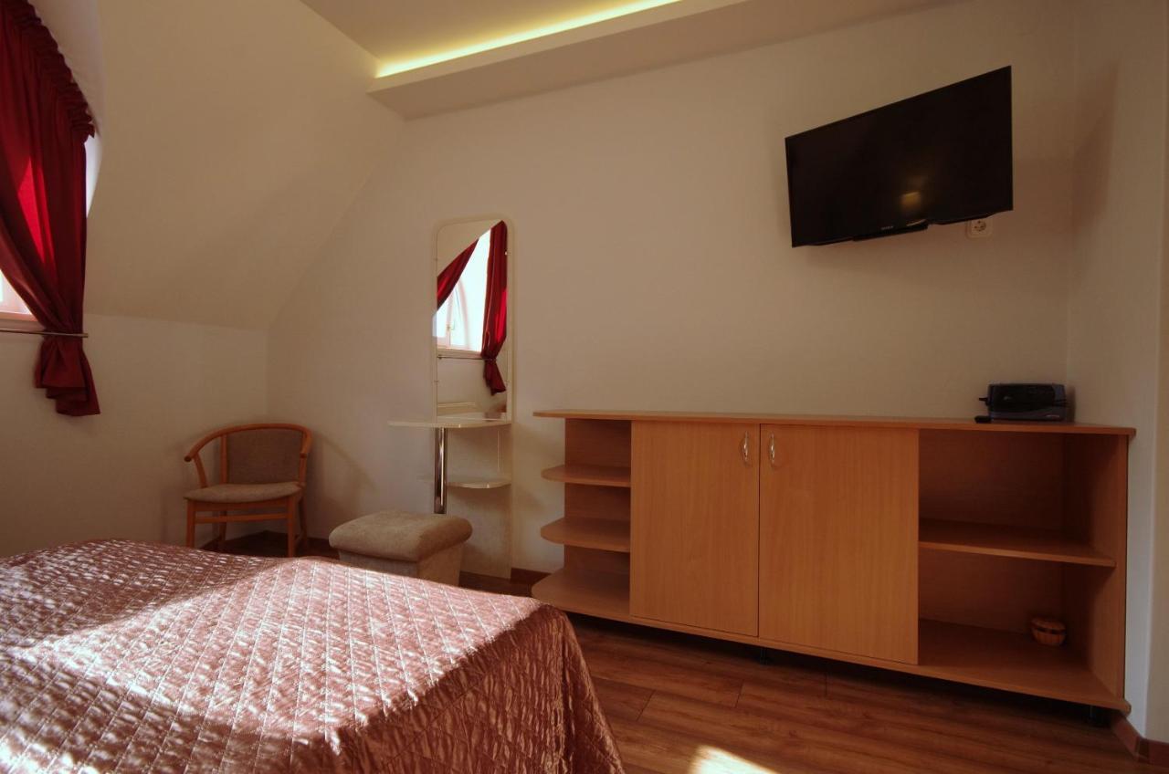 Csigahaz Panzio Hotel Gyula Luaran gambar